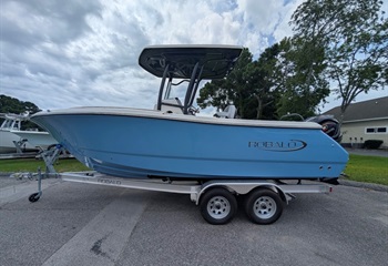 2026 Robalo R232 Explorer Atlas Blue Boat
